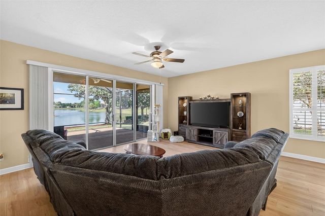 2359 WAKEFIELD WAY, Mount Dora, FL 32757