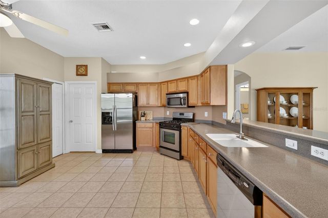 2359 WAKEFIELD WAY, Mount Dora, FL 32757