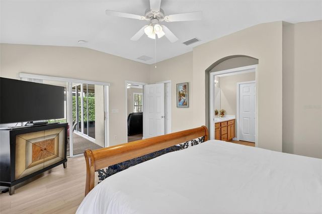 2359 WAKEFIELD WAY, Mount Dora, FL 32757