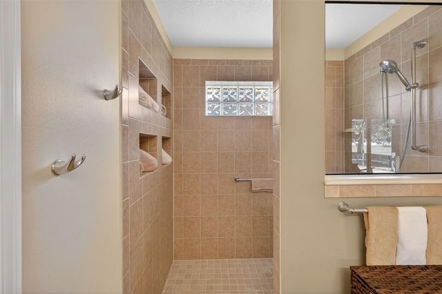 2359 WAKEFIELD WAY, Mount Dora, FL 32757