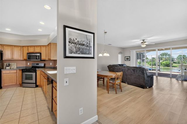 2359 WAKEFIELD WAY, Mount Dora, FL 32757