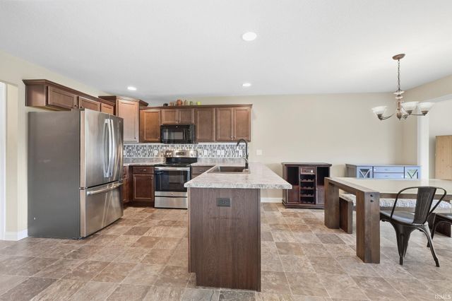 3765 Woodcliffe Drive, New Haven, IN 46774