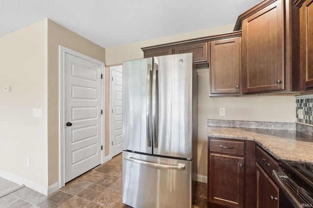 3765 Woodcliffe Drive, New Haven, IN 46774