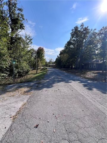 Oban Lane, Bella Vista, AR 72715