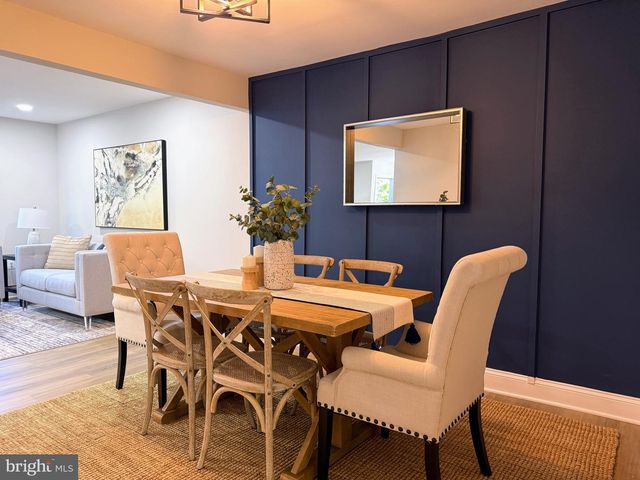 9983 HEMLOCK WOODS LN, Burke, VA 22015