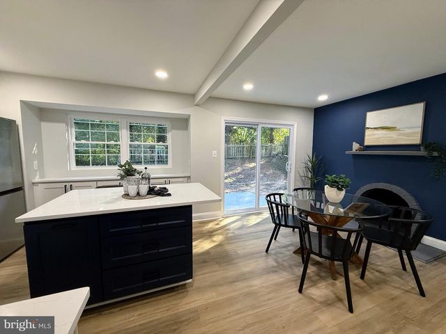 9983 HEMLOCK WOODS LN, Burke, VA 22015