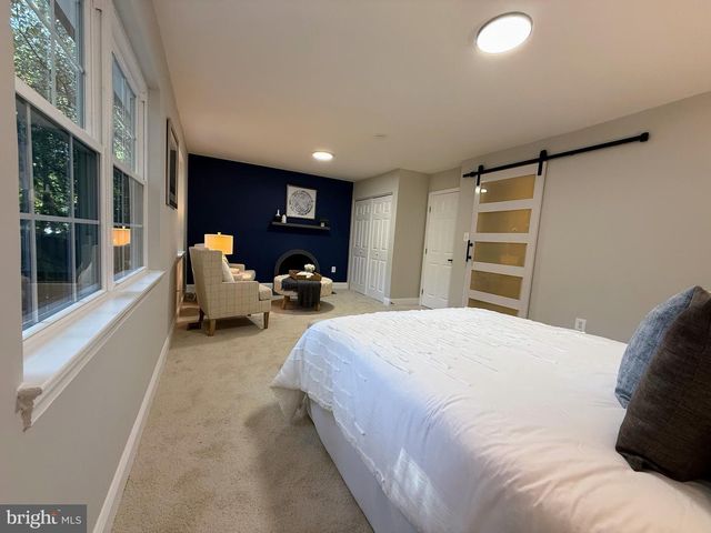 9983 HEMLOCK WOODS LN, Burke, VA 22015