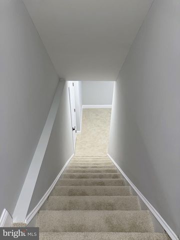 9983 HEMLOCK WOODS LN, Burke, VA 22015