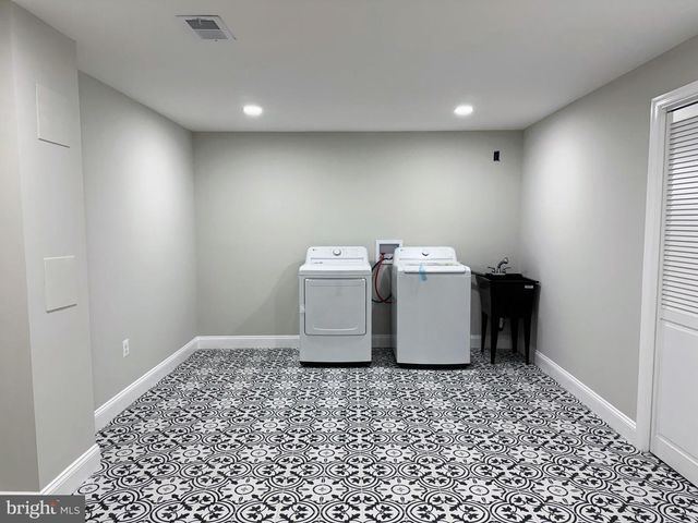 9983 HEMLOCK WOODS LN, Burke, VA 22015