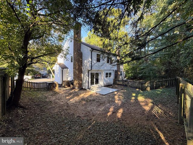 9983 HEMLOCK WOODS LN, Burke, VA 22015