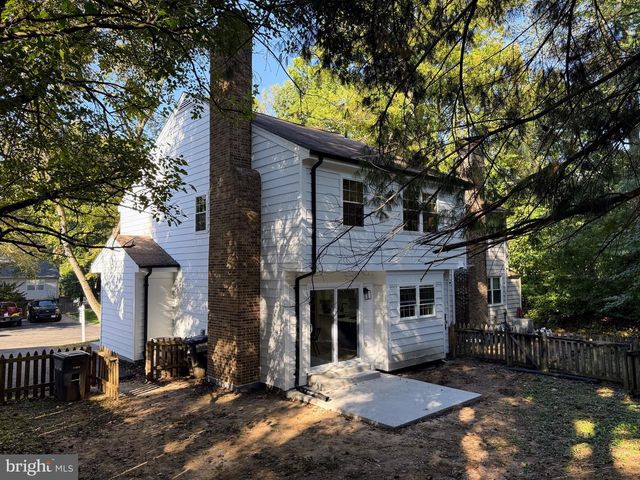 9983 HEMLOCK WOODS LN, Burke, VA 22015