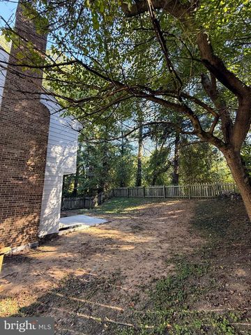 9983 HEMLOCK WOODS LN, Burke, VA 22015