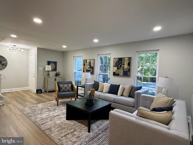 9983 HEMLOCK WOODS LN, Burke, VA 22015