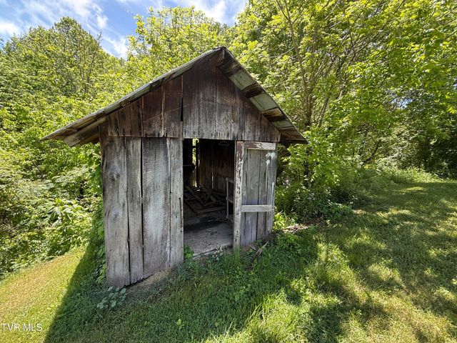7045 Lone Star Road, Kingsport, TN 37660