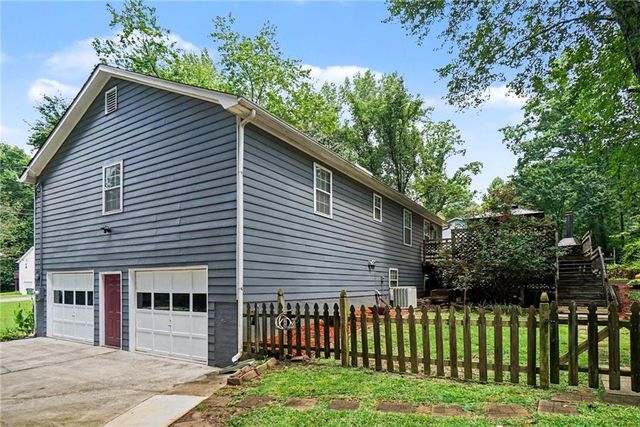 202 Johnstons Drive, Dallas, GA 30157