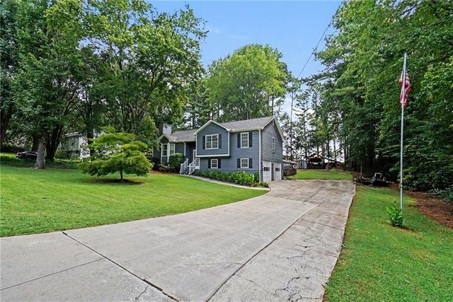 202 Johnstons Drive, Dallas, GA 30157
