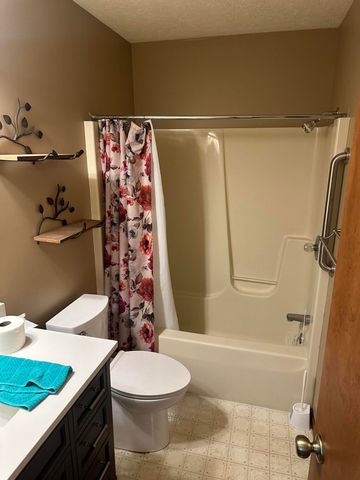 163 Regency Parkway, La Porte, IN 46350