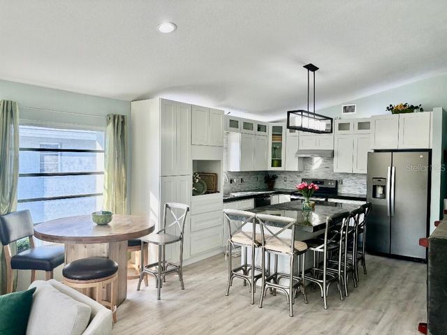 1041 CAPRI ISLES BOULEVARD 219, Venice, FL 34292