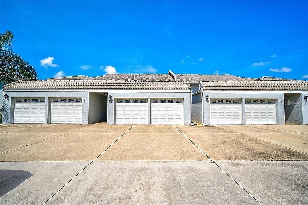 1041 CAPRI ISLES BOULEVARD 219, Venice, FL 34292