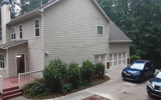 2532 Lois Court, Loganville, GA 30052