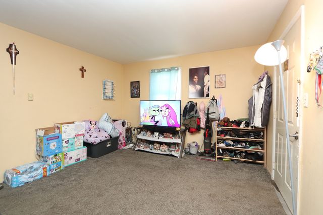 1950 E Old Pine Bluff Road, Morris, IL 60450