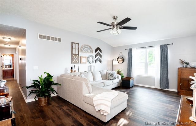 12301 Nina Court, Sellersburg, IN 47172