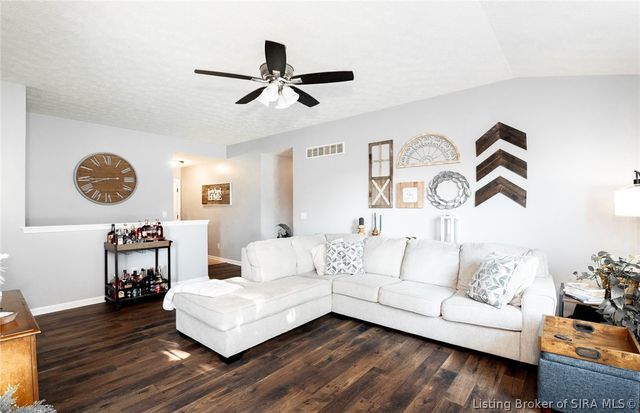 12301 Nina Court, Sellersburg, IN 47172