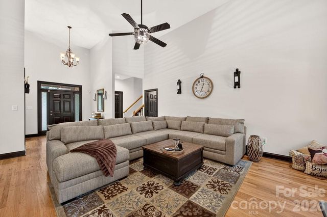 2916 Ed Reid Street, Charlotte, NC 28216