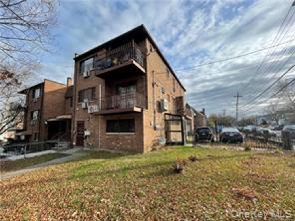 2000 Tillotson Avenue, Bronx, NY 10475 — exterior