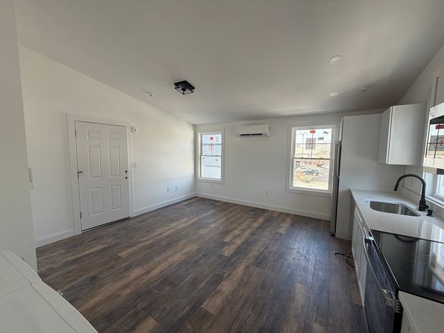 371 Cabot 203, Beverly, MA 01915