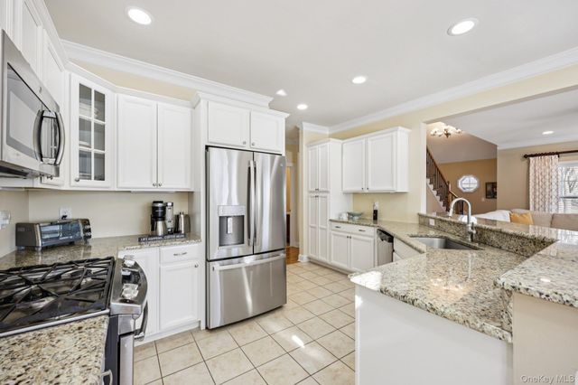 153 Stoneleigh Drive 153, Riverhead, NY 11901