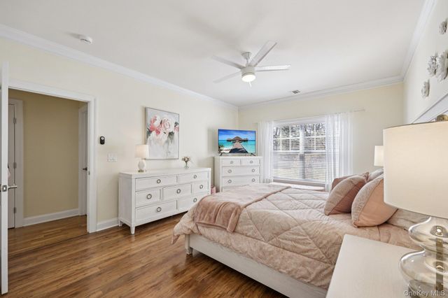 153 Stoneleigh Drive 153, Riverhead, NY 11901