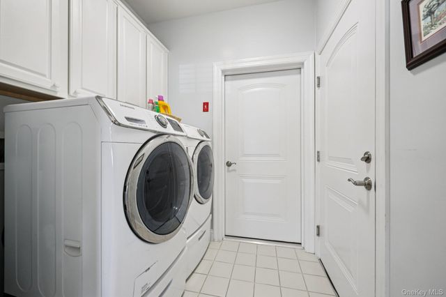 153 Stoneleigh Drive 153, Riverhead, NY 11901