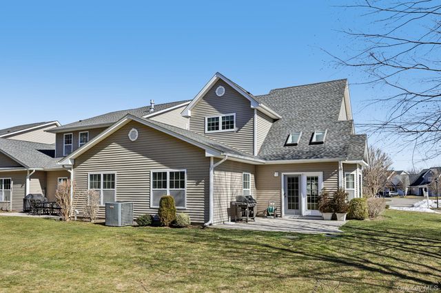 153 Stoneleigh Drive 153, Riverhead, NY 11901