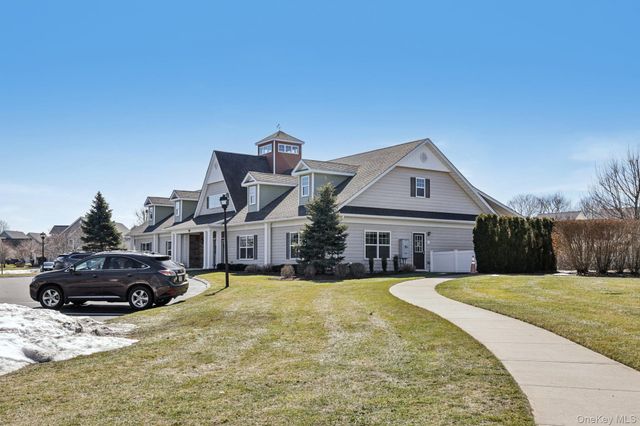 153 Stoneleigh Drive 153, Riverhead, NY 11901