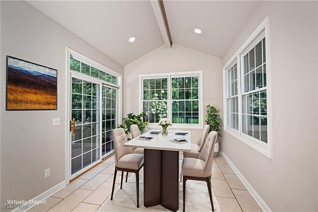 990 Whisperwood Lane, Aurora, OH 44202