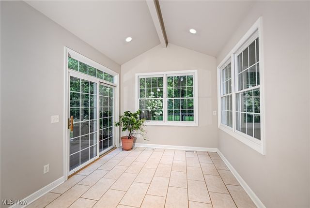 990 Whisperwood Lane, Aurora, OH 44202