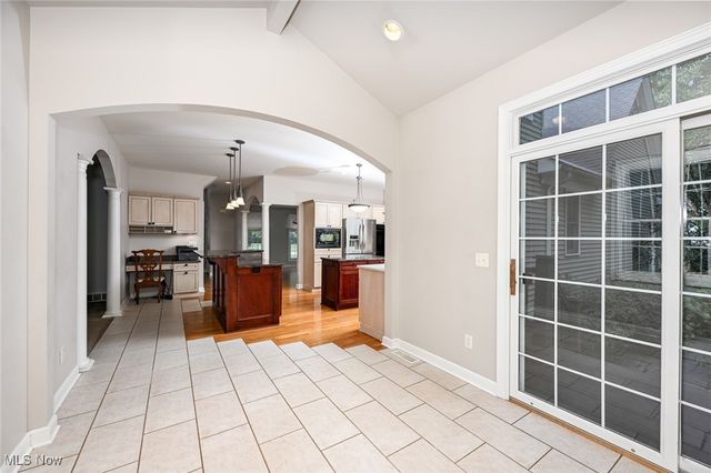 990 Whisperwood Lane, Aurora, OH 44202