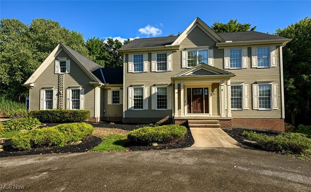 990 Whisperwood Lane, Aurora, OH 44202