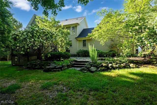 990 Whisperwood Lane, Aurora, OH 44202