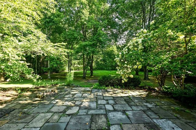 990 Whisperwood Lane, Aurora, OH 44202