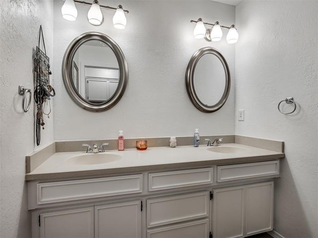 2319 Bent Trail Circle, Edmond, OK 73012