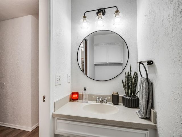 2319 Bent Trail Circle, Edmond, OK 73012