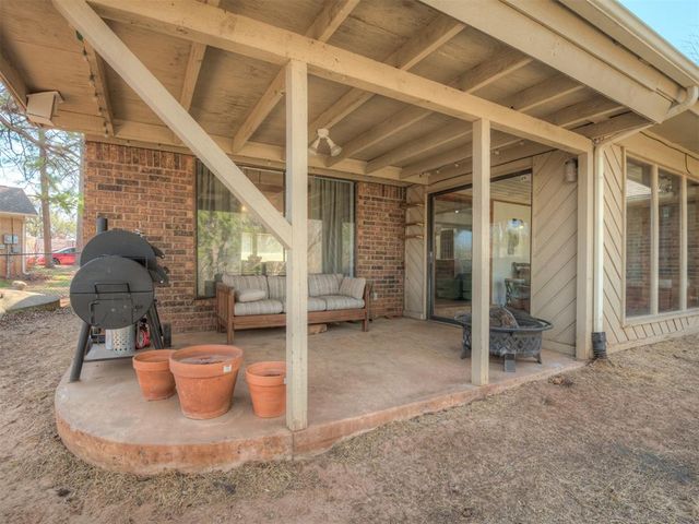 2319 Bent Trail Circle, Edmond, OK 73012