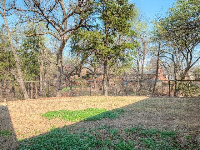 2319 Bent Trail Circle, Edmond, OK 73012