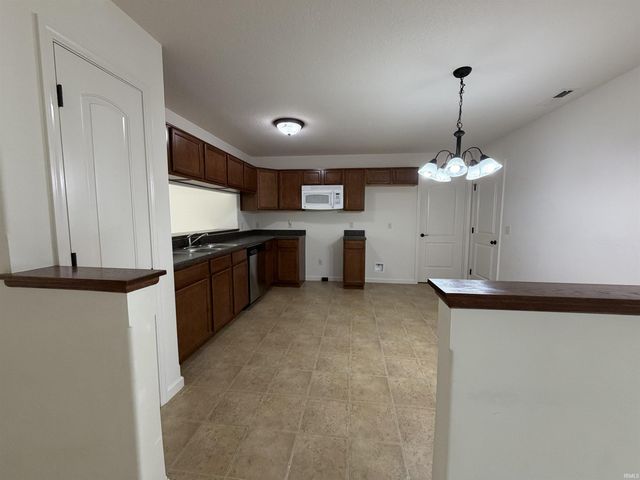 4248 Timber Creek Parkway, New Haven, IN 46774