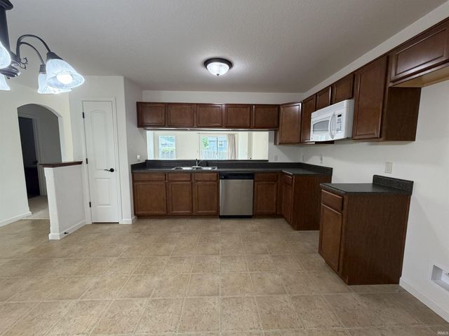 4248 Timber Creek Parkway, New Haven, IN 46774
