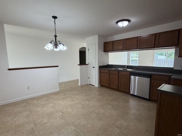 4248 Timber Creek Parkway, New Haven, IN 46774