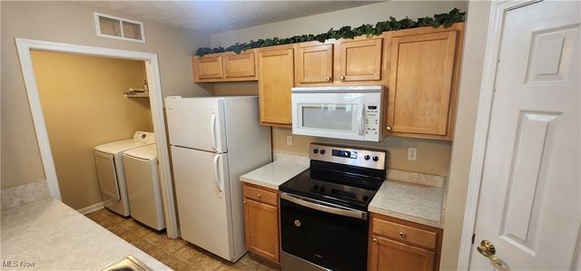 23004 Chandlers Lane 109, Olmsted Falls, OH 44138