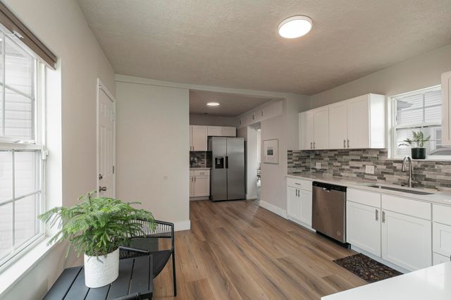 1725 E Lombard Street, Springfield, MO 65802